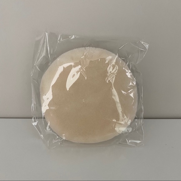 Laura Mercier Velour Puff - Picture 3 of 3